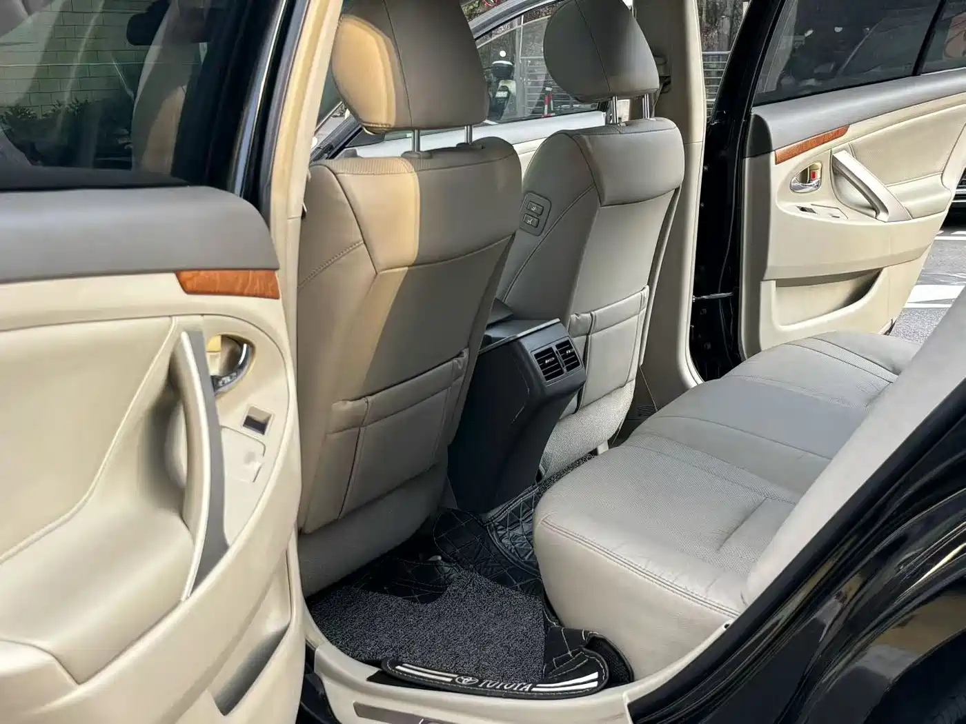 Toyota Camry 2011 200G Classic Anniversary Edition фото 7