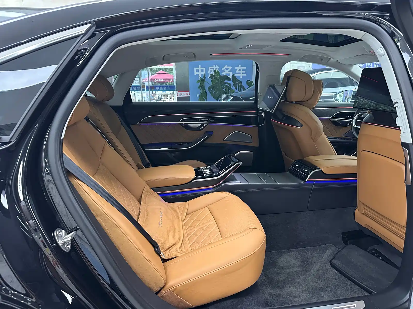 Фото 34 - Audi A8