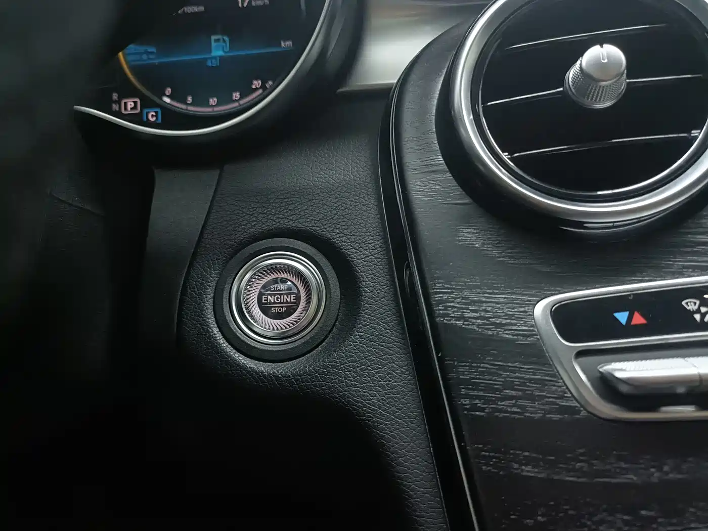 Mercedes-Benz C-Class 2020 C 260 L Sport фото 37