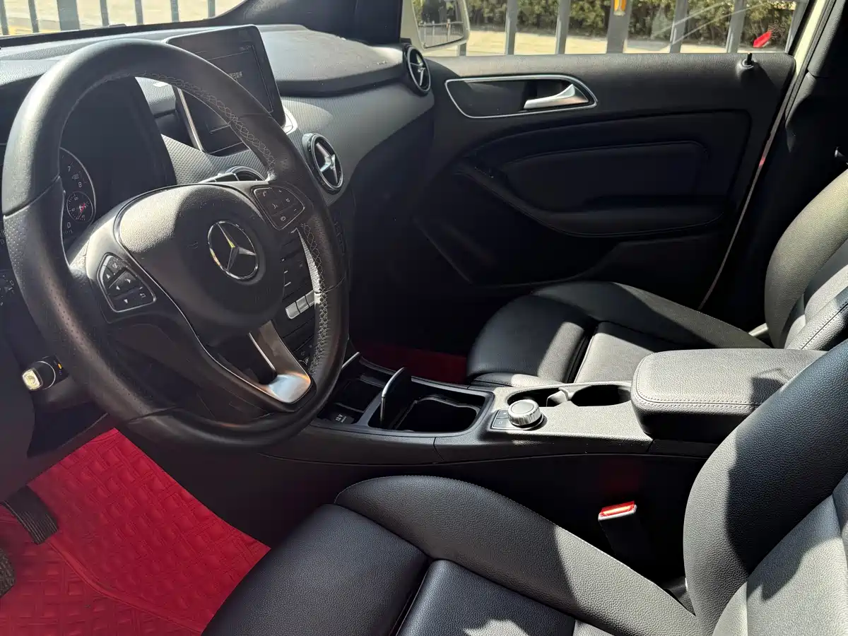 Mercedes-Benz B-Class 2017 B 200 Dynamic фото 11