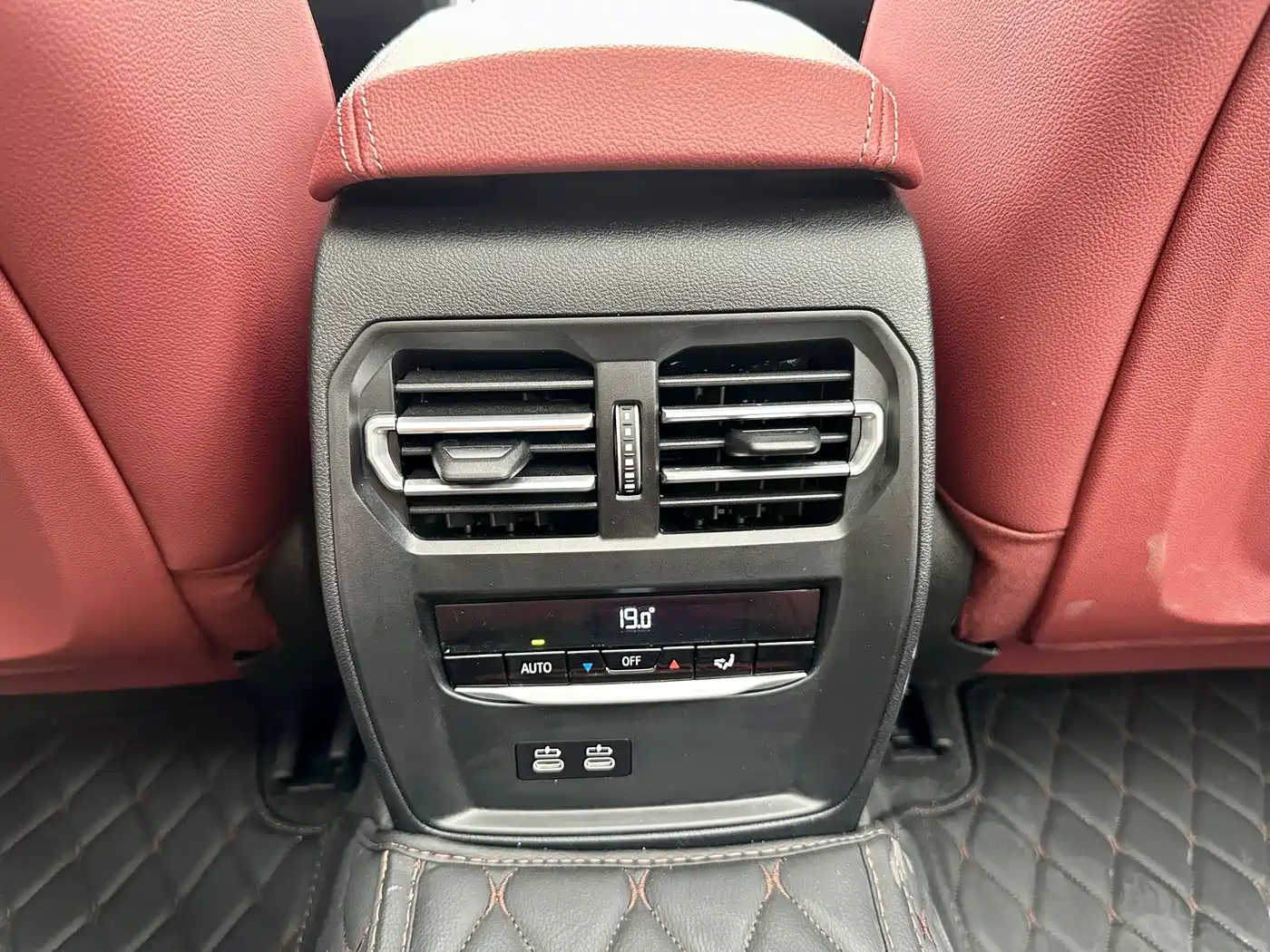 BMW 3 Series 2024 325Li M Sport Shadowline Package фото 19