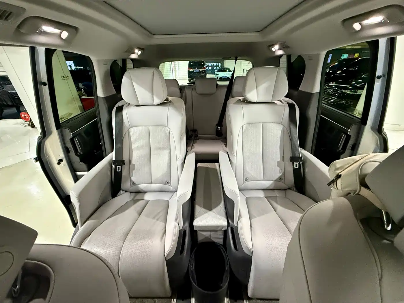 Buick GL8 2025 Land Honor Premium Edition фото 15