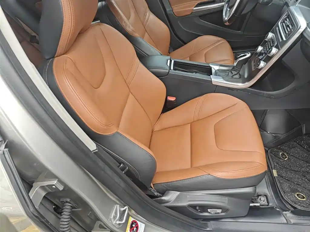 Фото 25 - Volvo S60