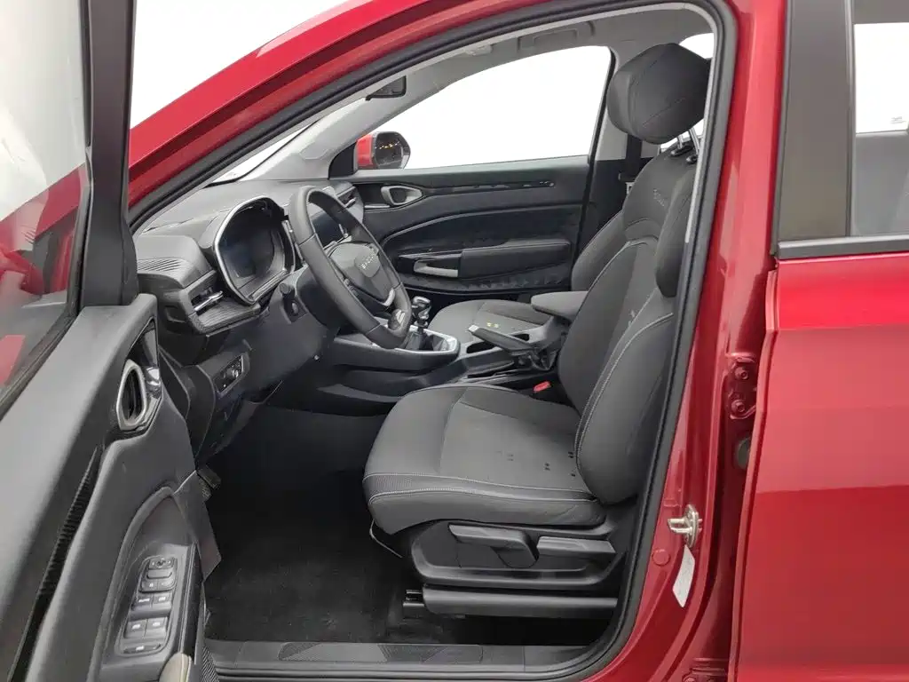 Фото 10 - Baojun RM-5