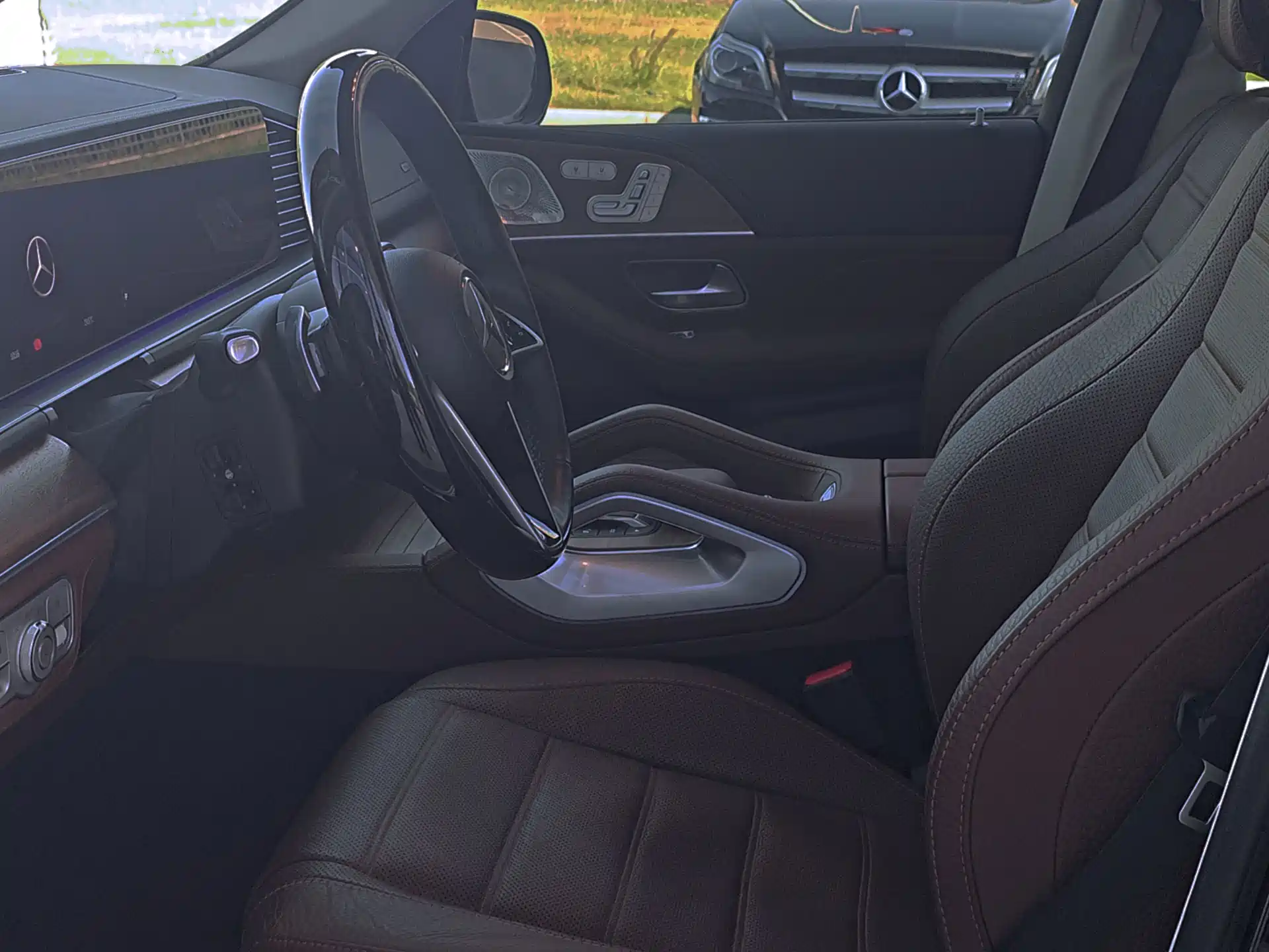 Фото 32 - Mercedes-Benz GLS