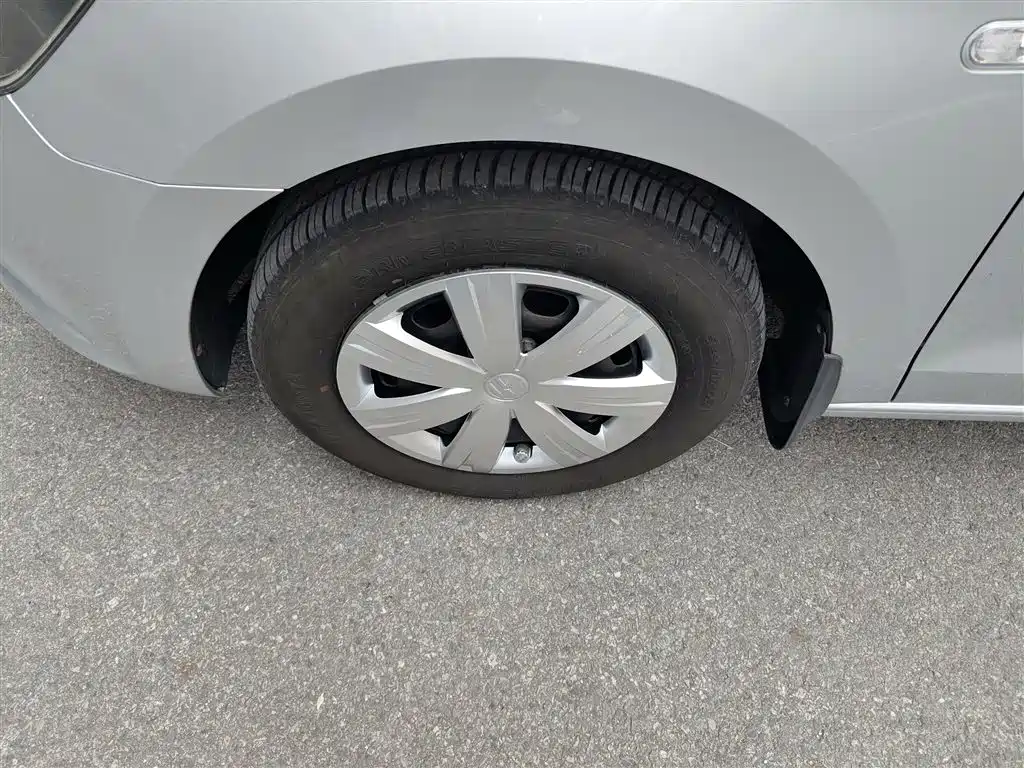 Volkswagen Jetta 2013 1.6L Automatic Fashion фото 25