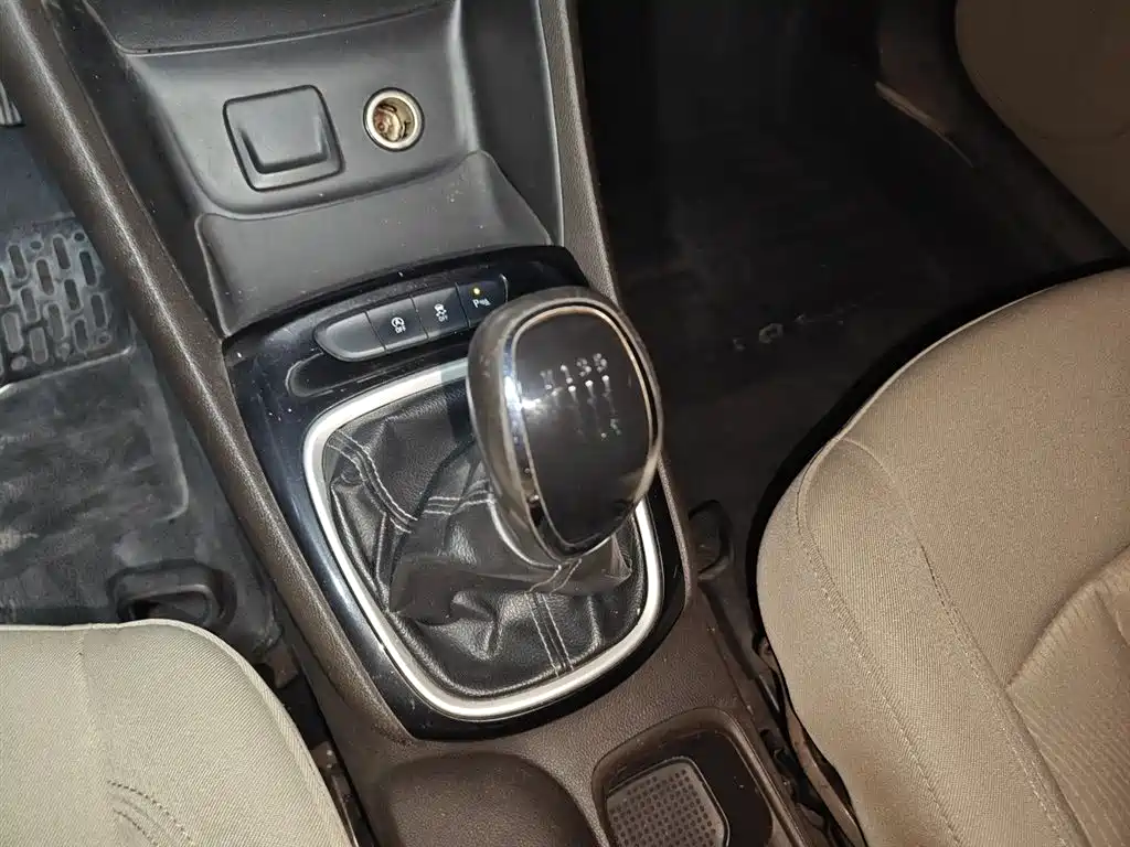 Buick Verano 2015 Sedan 15S Manual Progressive фото 15