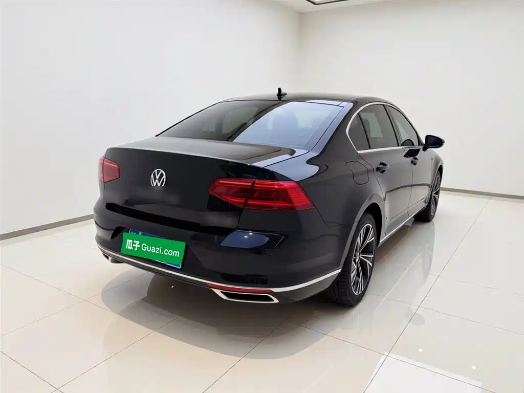 Volkswagen Magotan 2021 330TSI DSG 30th Anniversary Edition фото 6