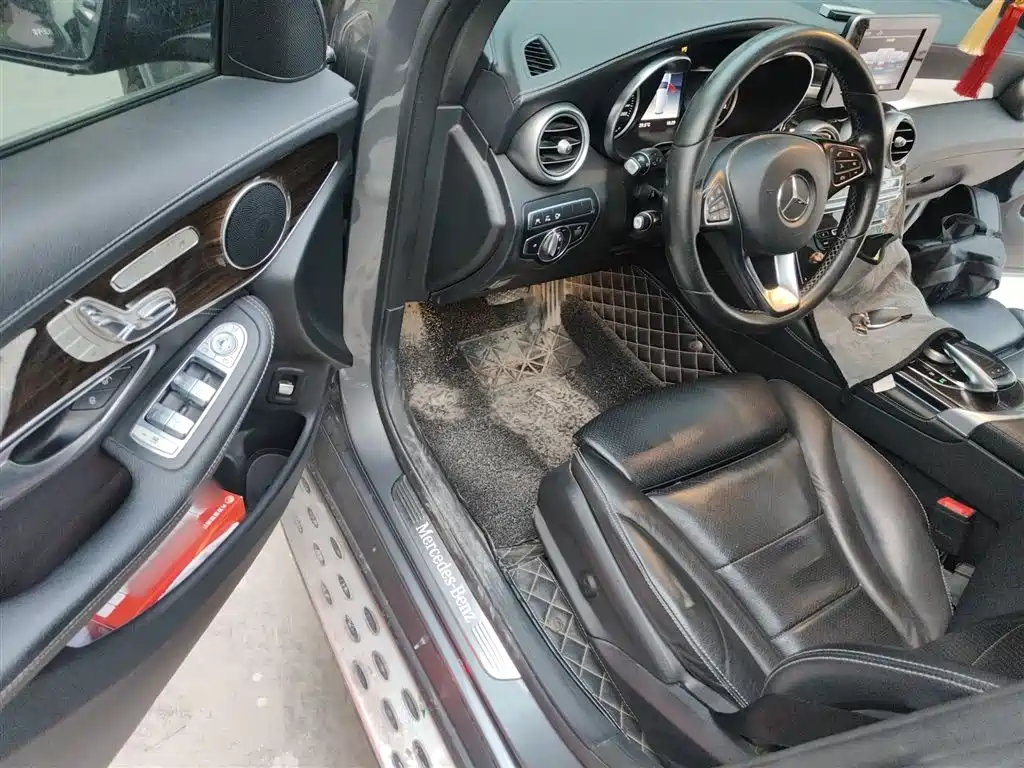 Mercedes-Benz GLC 2019 Facelift GLC 260 L 4MATIC Luxury фото 12