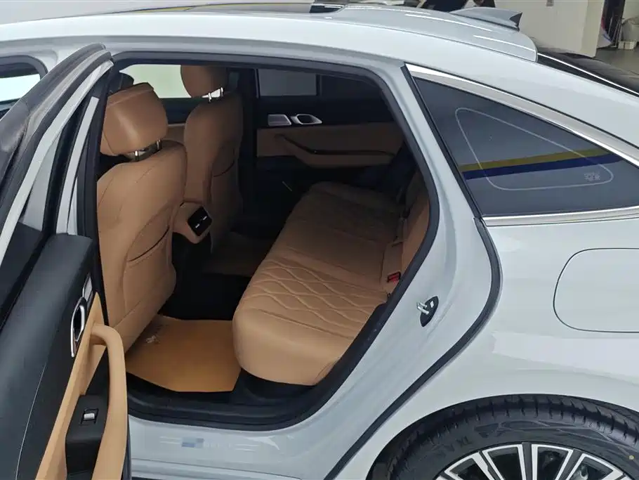 Geely Galaxy Galaxy A7 2025 EM-i фото 11