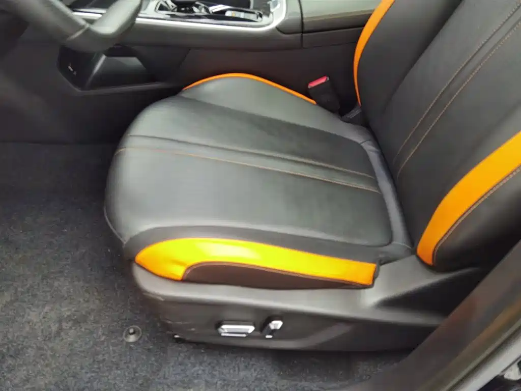 DONGFENG YI HYUN MAX