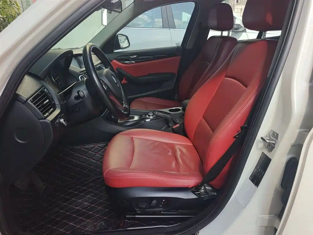 BMW X1 2015 Model sDrive18i Fashion Advanced Edition фото 16
