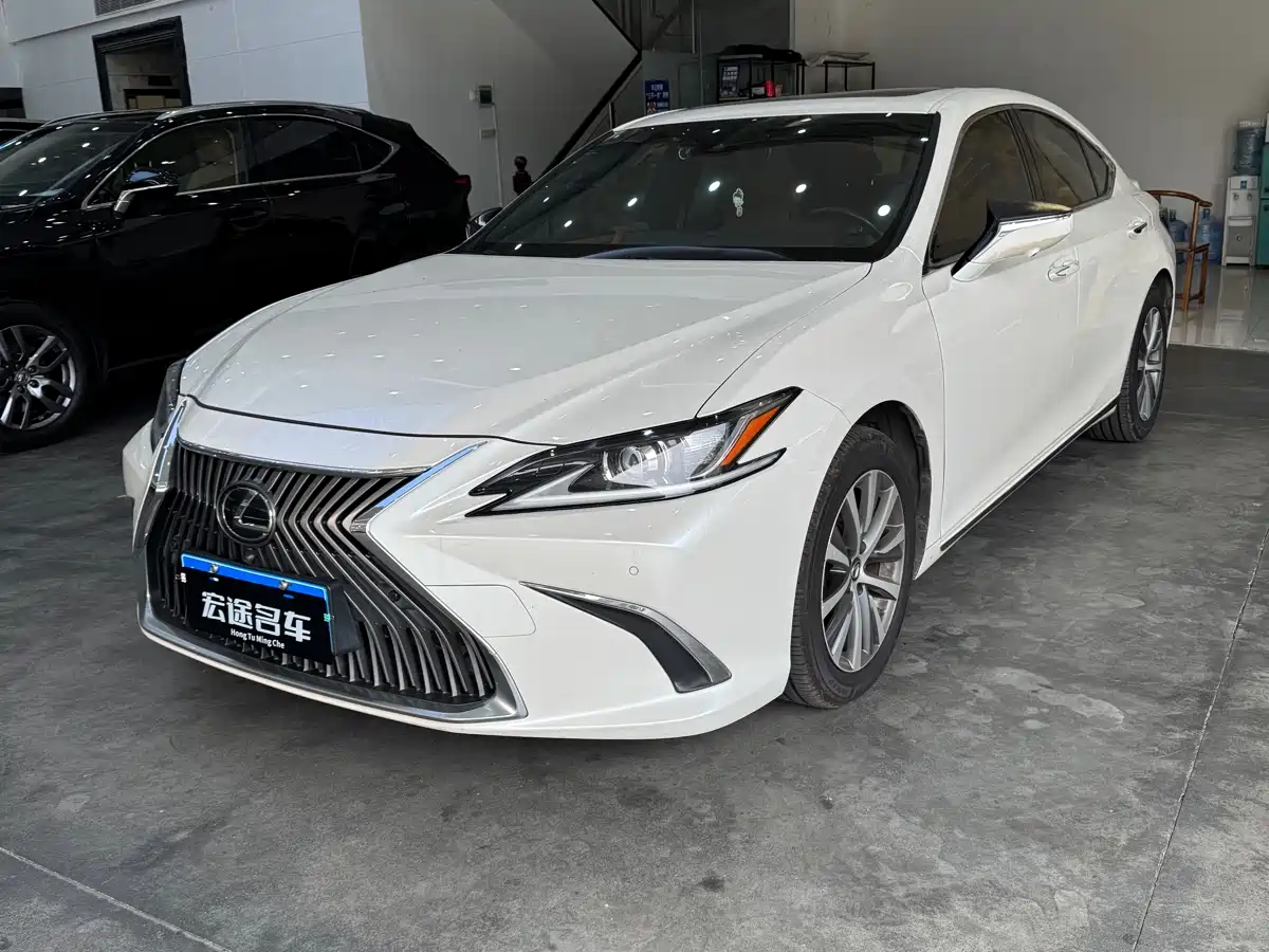 Lexus ES 2021 200 Excellence Edition