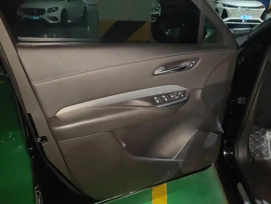 Cadillac XT4 2020 28T FWD Leading Trim фото 7