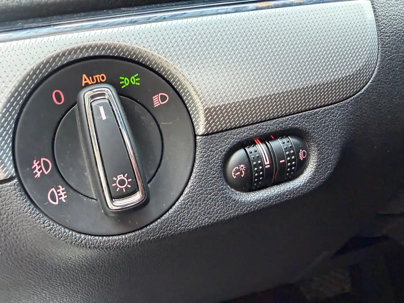 Volkswagen Sagitar 2018 1.6L Automatic Comfort фото 20
