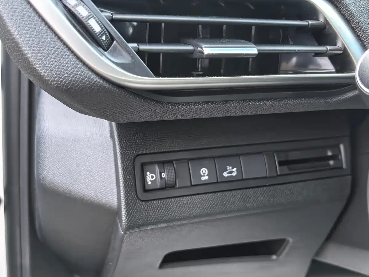 Peugeot 5008 фото 13