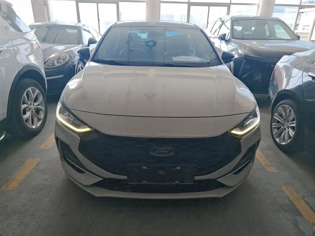 FORD FOX