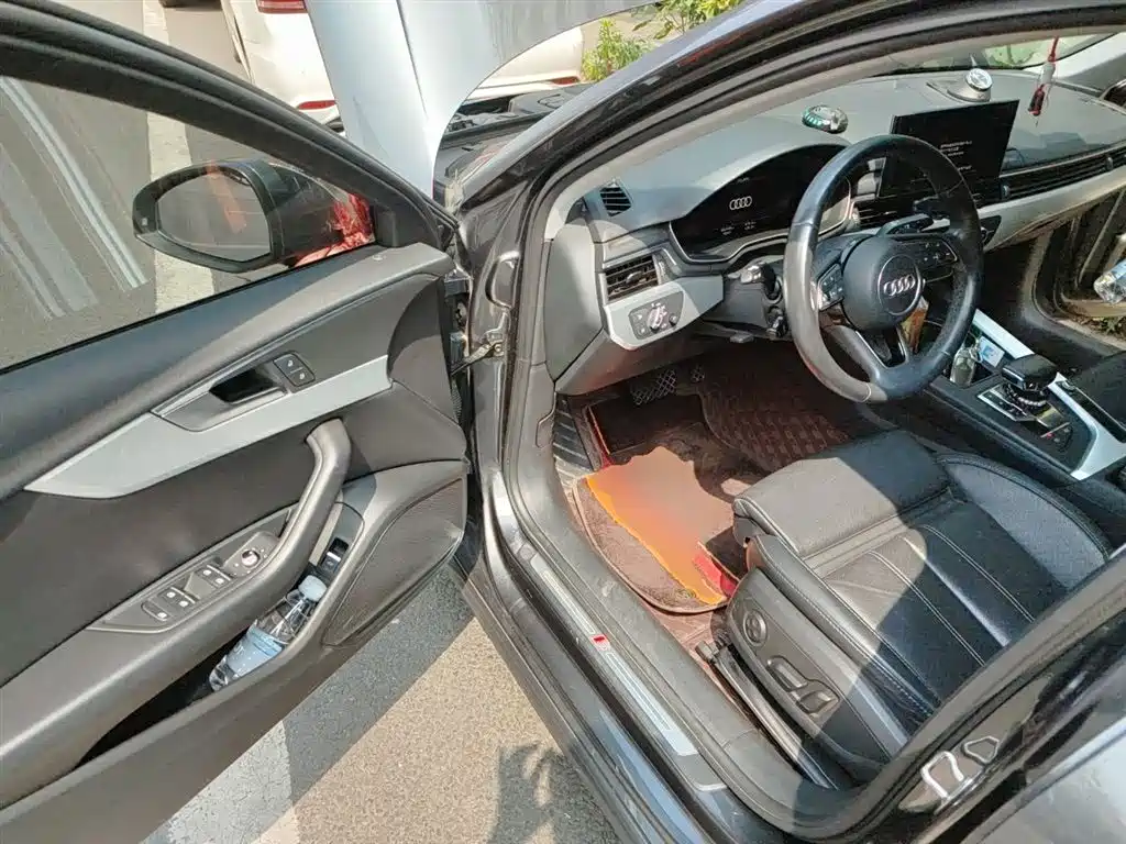Audi A4L 2021 40 TFSI Premium Life Edition фото 17