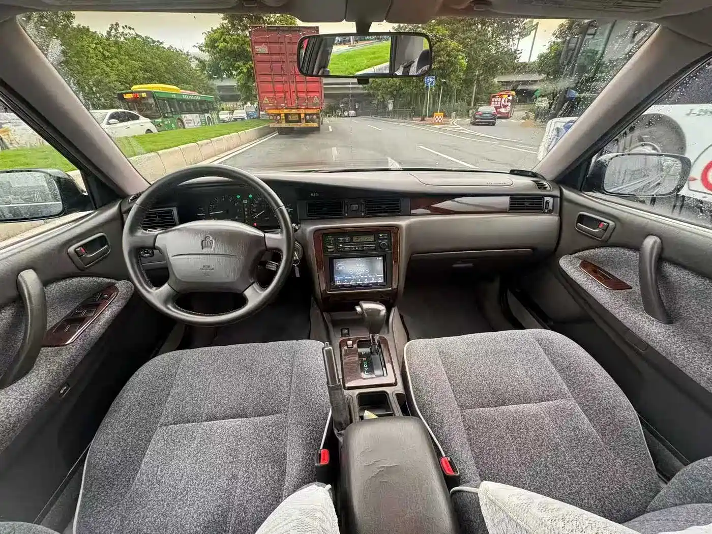 Toyota Crown фото 9
