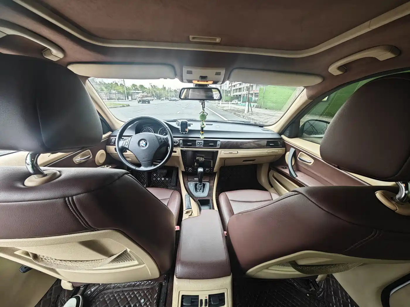 BMW 3 Series 2012 320i Luxury фото 17