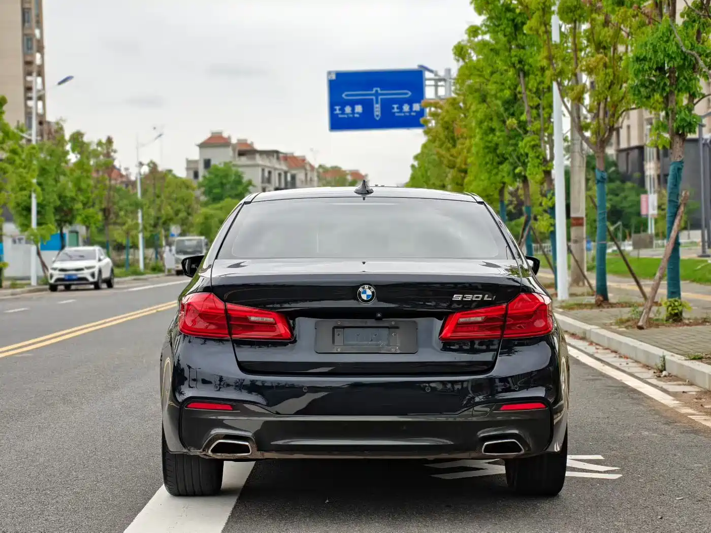 BMW 5 Series 2018 525Li M Sport Package фото 3