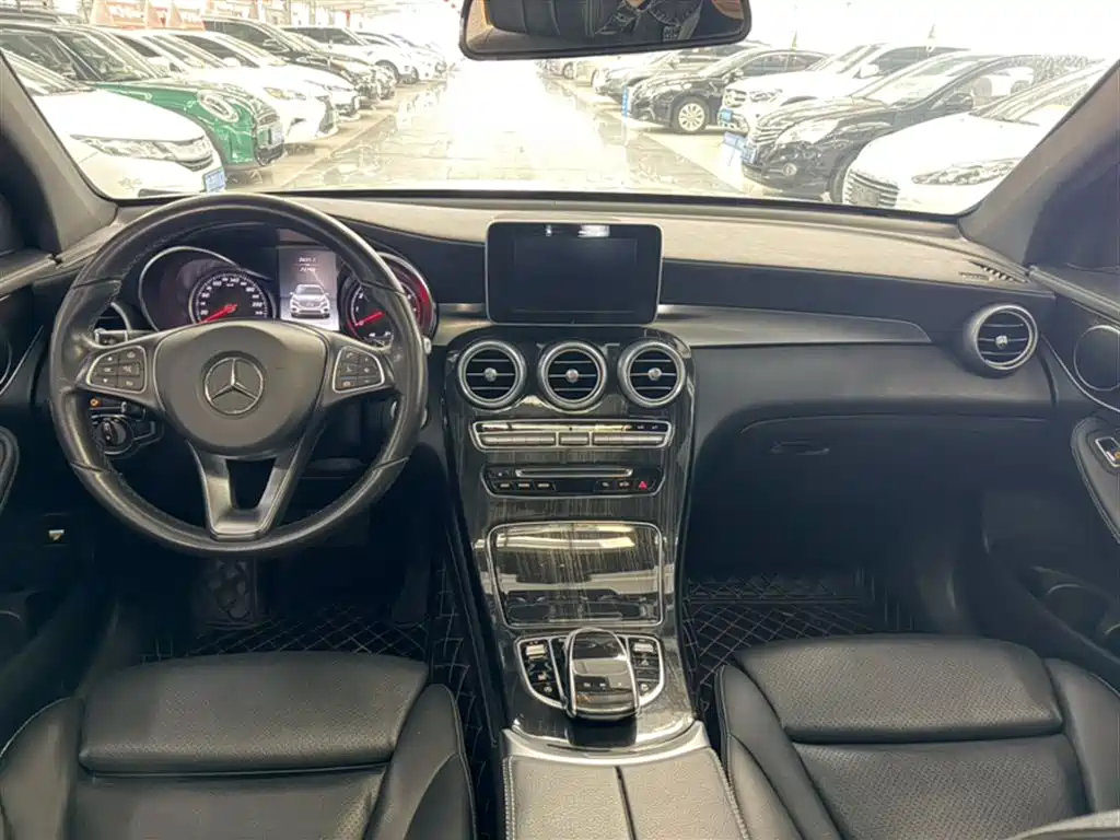 Mercedes-Benz GLC 2018 Facelift GLC 260 4MATIC Luxury фото 12