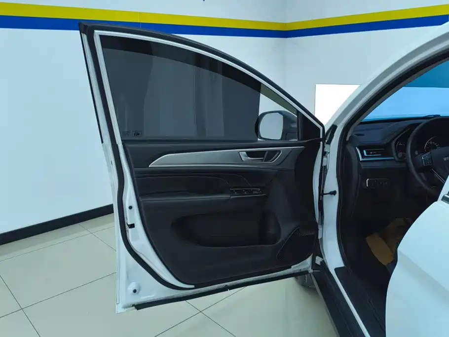 Haval M6 2023 2023 PLUS 1.5T DCT Luxury Smart Connect