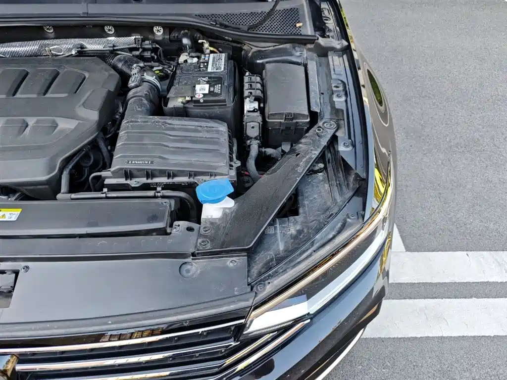 Volkswagen Magotan 2023 Model 2 Million Commemorative Edition 330TSI DSG Luxury фото 5