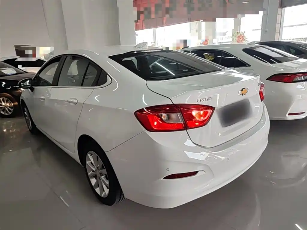 Chevrolet Cruze 2017 1.5L Automatic Stylish фото 5