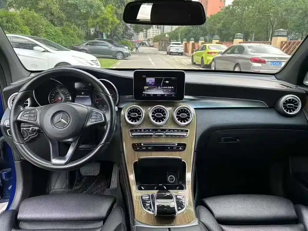 Mercedes-Benz GLC Coupe 2017 GLC 260 4MATIC Coupe SUV фото 20
