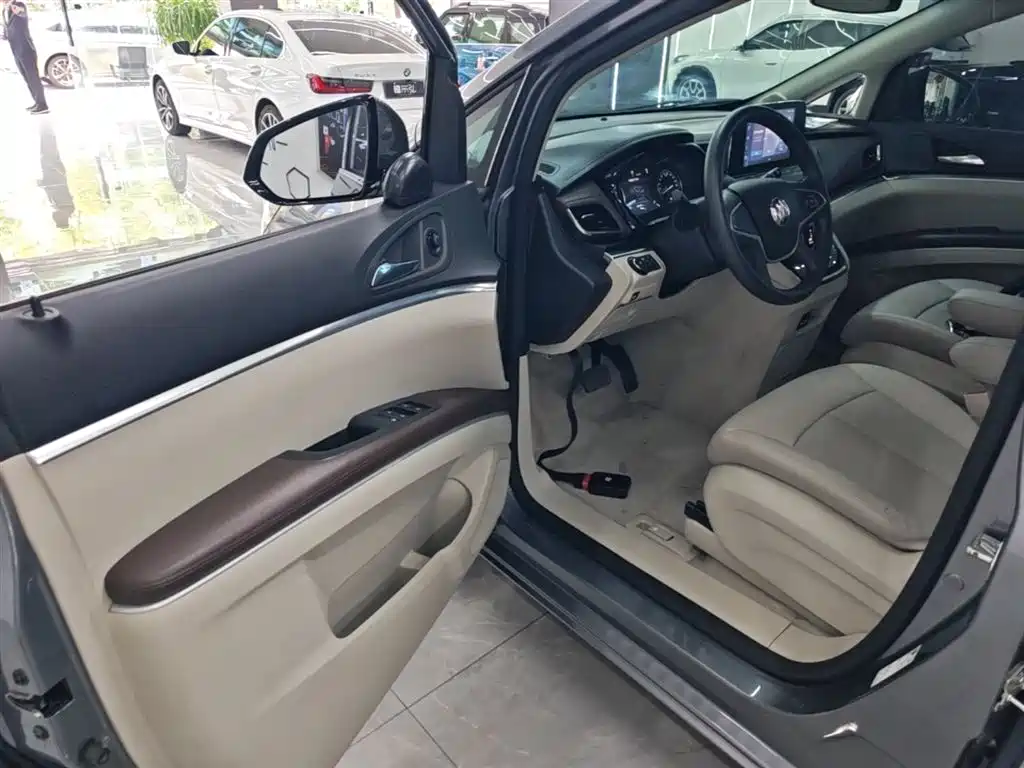 Buick GL8 2021 Land Business Class 652T Comfort фото 12