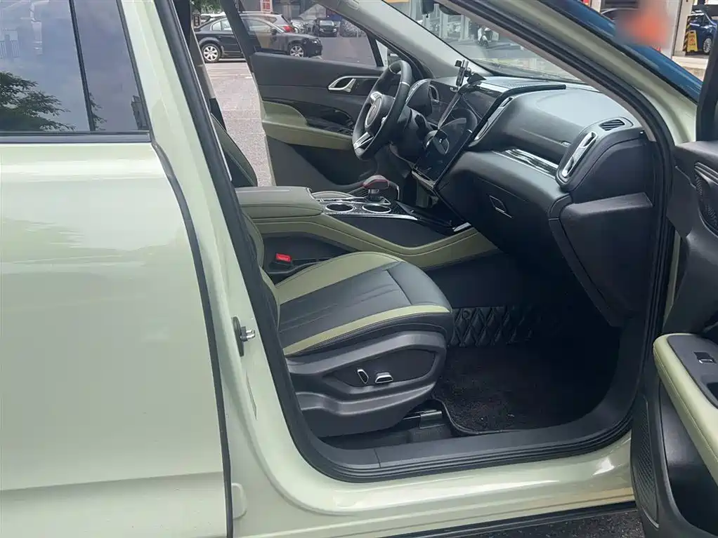 Hongqi HS3 2023 1.5T 2WD Virtue Edition фото 3