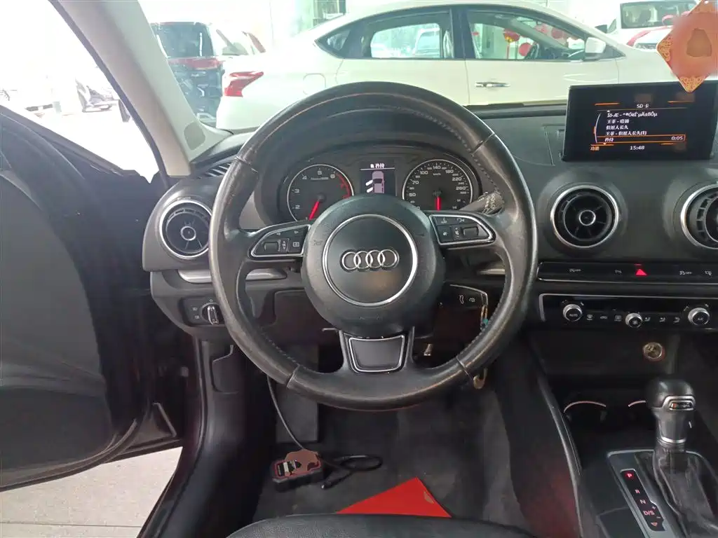 Audi A3 2014 Sportback 35 TFSI Automatic Comfort фото 7