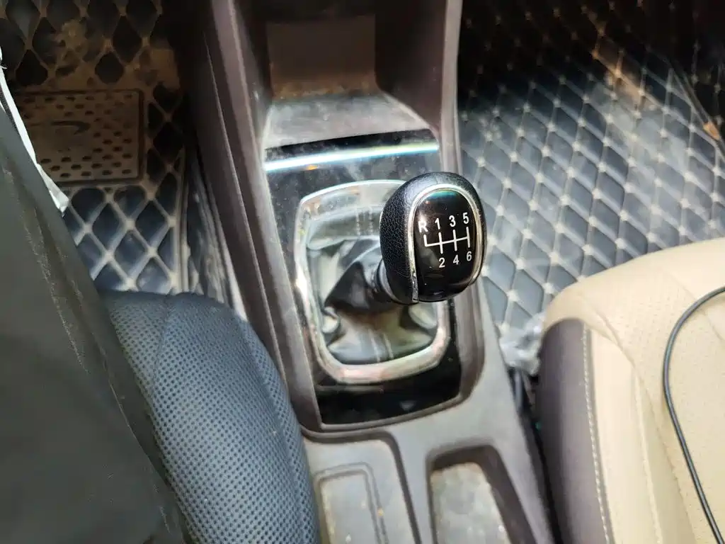 Baojun 310W 2019 2017 1.5L Manual Fashion Edition (China V)