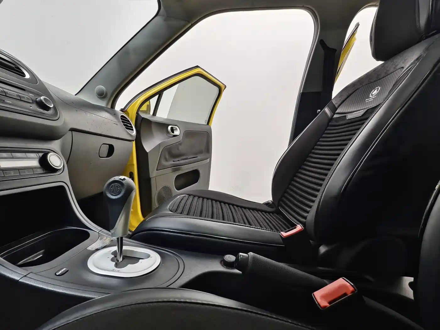 MG 3 2014 2014 1.5L AMT Luxury Edition