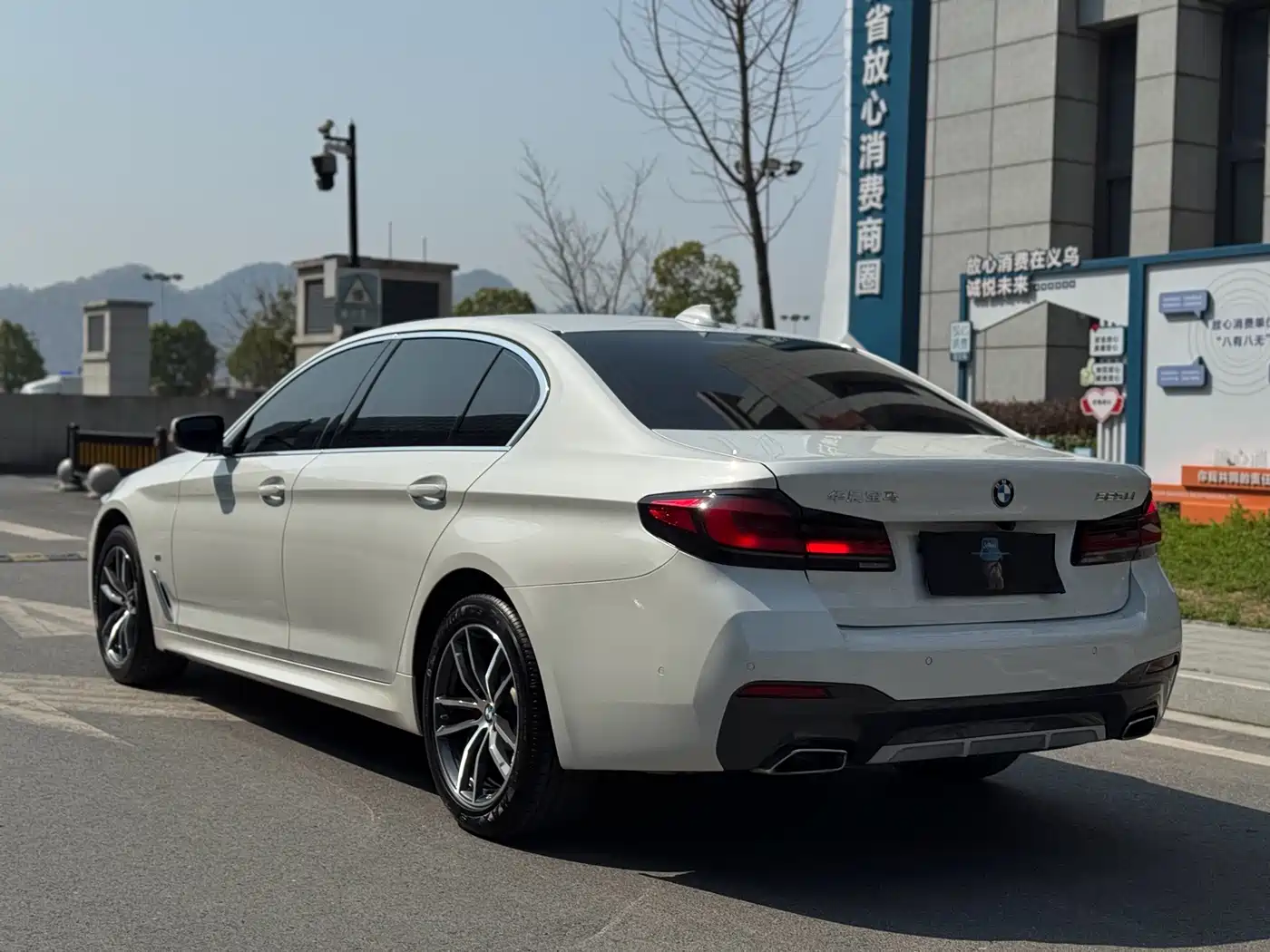 BMW 5 Series 2022 525Li M Sport Package фото 11
