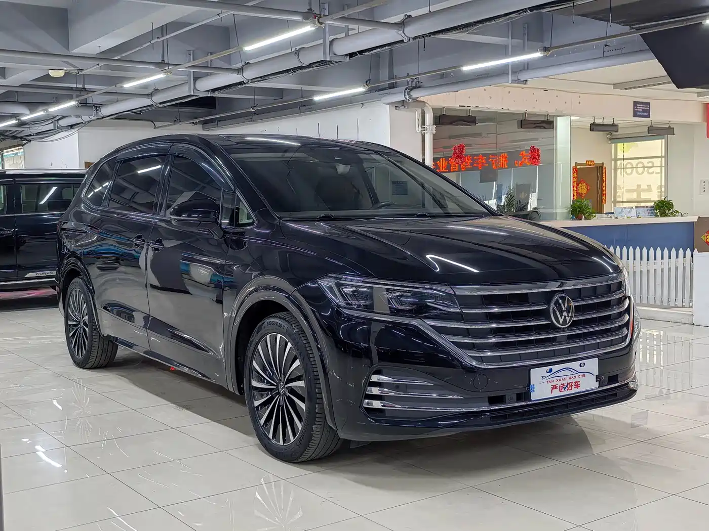 Volkswagen Viloran 2020 380TSI Premium фото 3