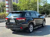 Фото 21 - Toyota Highlander