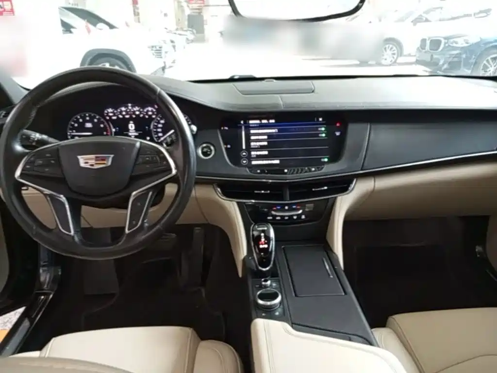 Фото 10 - Cadillac CT6