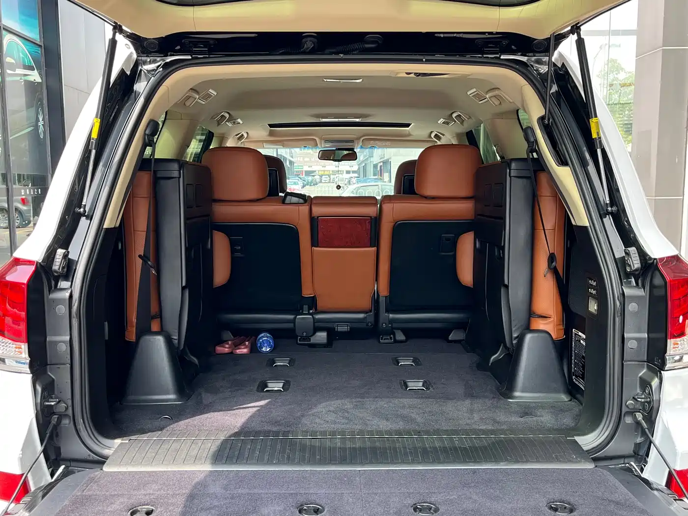 Lexus LX фото 15