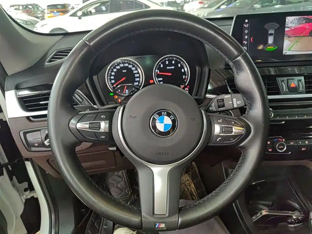 BMW X1 2022 sDrive25Li Leading фото 11