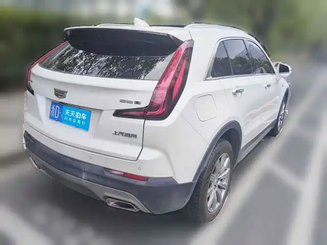 Cadillac XT4 2018 28T FWD Leading Edition — фото 2
