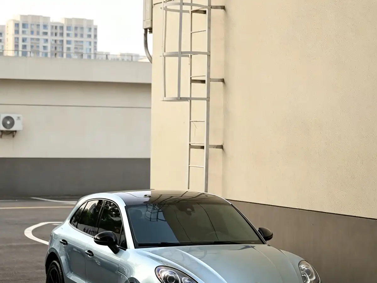Porsche Macan 2017 Macan Turbo 3.6T фото 2