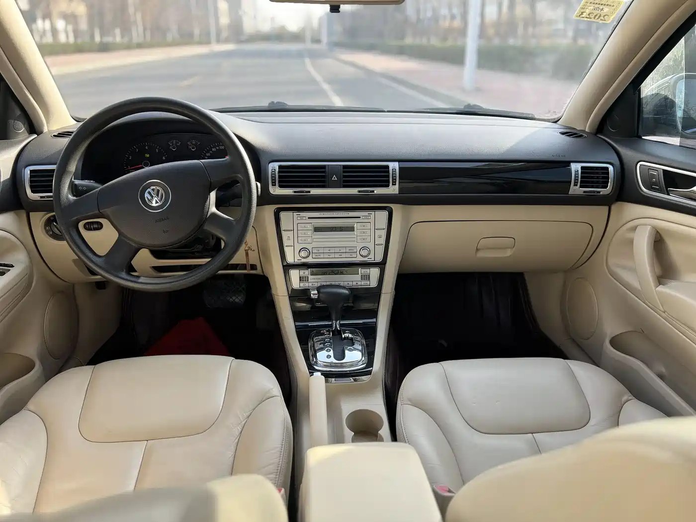 Volkswagen Passat Lingyu 2011 1.8T Automatic Premium фото 7