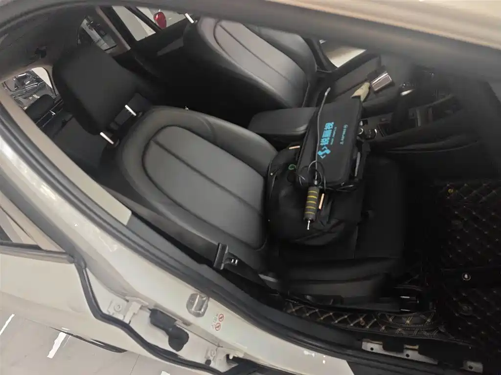 BMW X1 2019 sDrive18Li Fashion Model фото 20