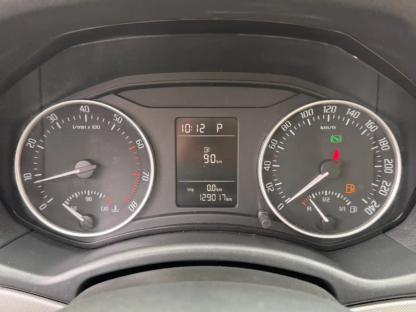 Škoda Octavia 2015 Classic 1.6L Automatic Elite Edition фото 18