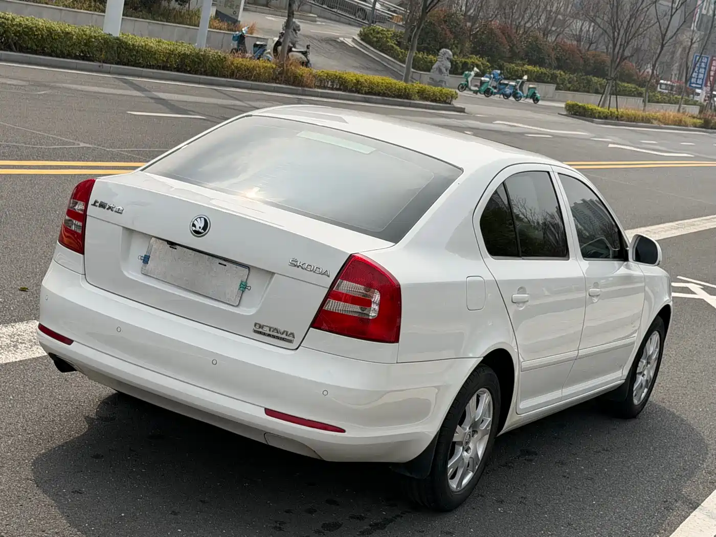 Škoda Octavia 2015 Classic 1.6L Automatic Elite Edition фото 6