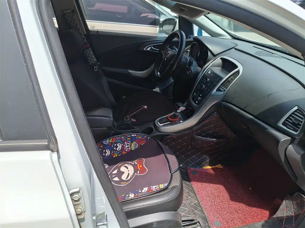 Buick Excelle 2012 XT 1.6L Automatic Comfort фото 6