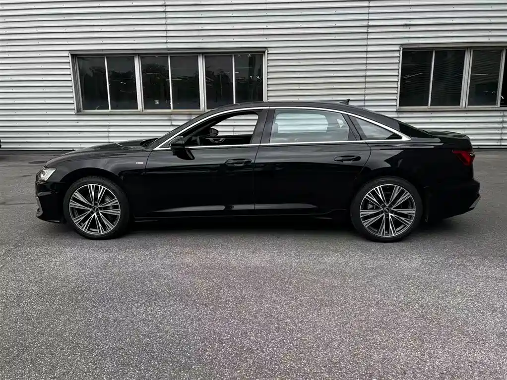Audi A6L 2025 Model Year Facelift 45 TFSI quattro Premium Sport фото 3