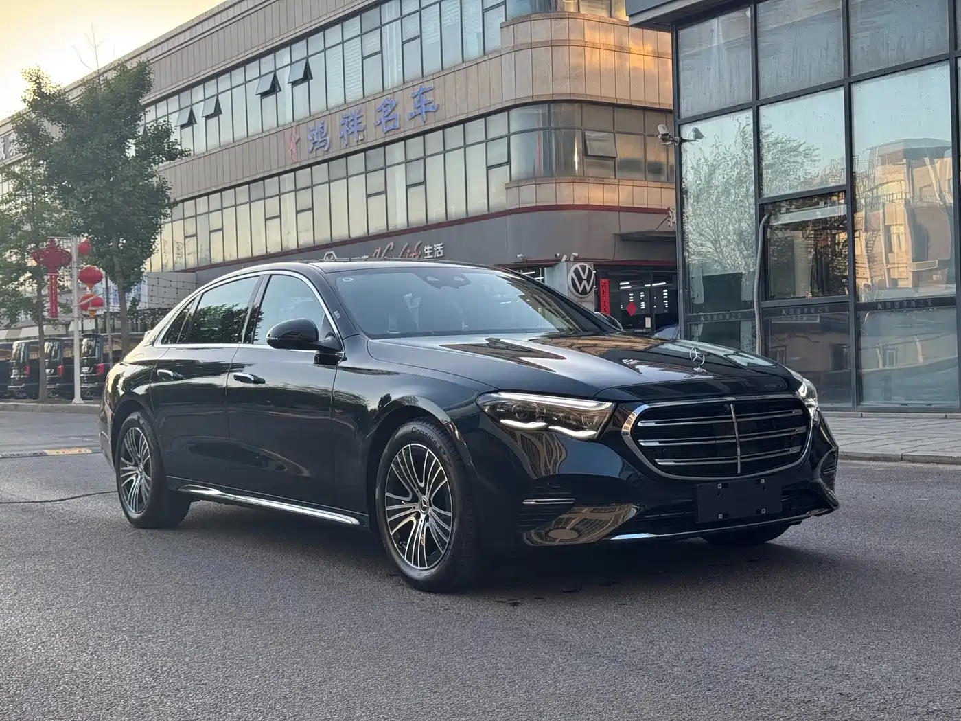 MERCEDES-BENZ E-CLASS